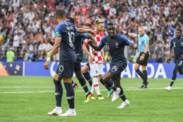 于球员间默 于球员间默