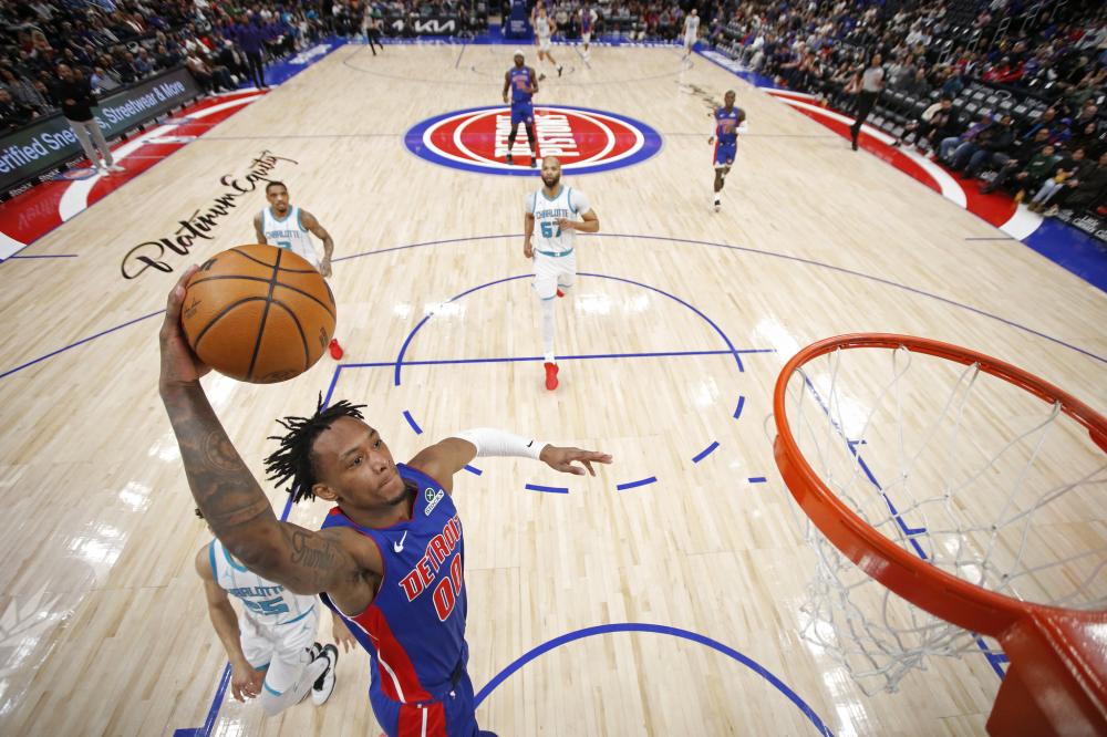 表现出了坚 表现出了坚