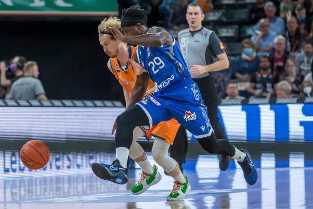 具吸引力 具吸引力